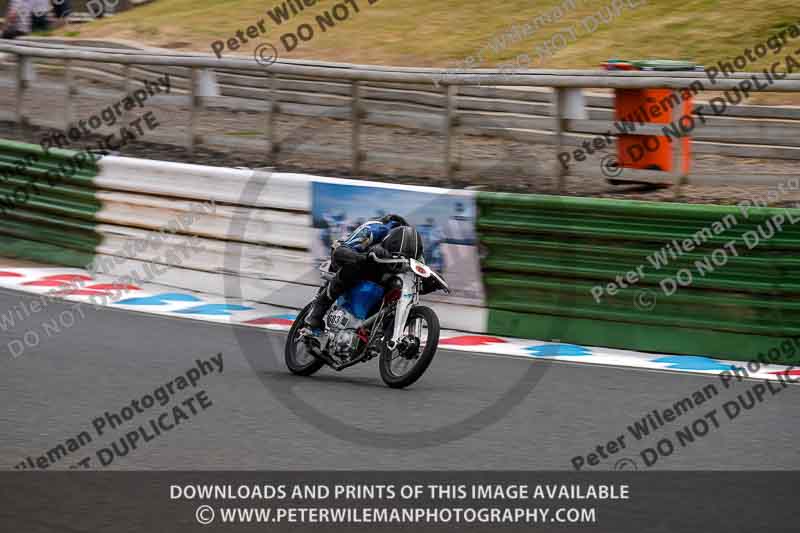 Vintage motorcycle club;eventdigitalimages;mallory park;mallory park trackday photographs;no limits trackdays;peter wileman photography;trackday digital images;trackday photos;vmcc festival 1000 bikes photographs